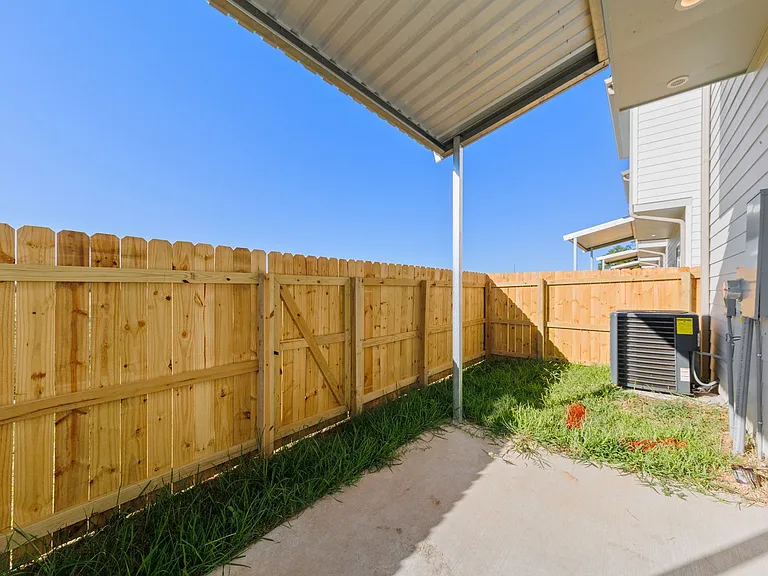 105 Firethorn Dr — Photo 17