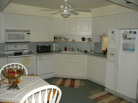 4th image of 408 Lake Clay Dr S