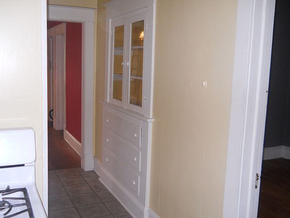 5th image of 13 Sparkill Ave #2