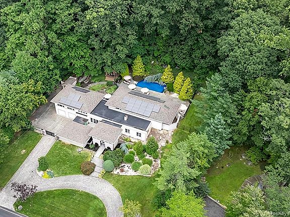 2nd image of 46 Sprain Valley Road
