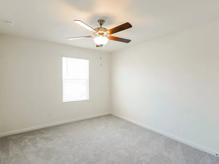 195 Snowdrop Ave — Photo 15