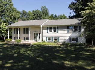 18 Hilltop Cir, Mendham, NJ 07945