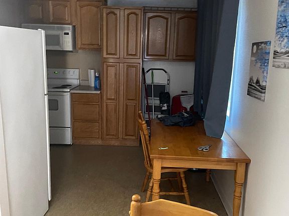 3rd image of 204 Teresa Way #1