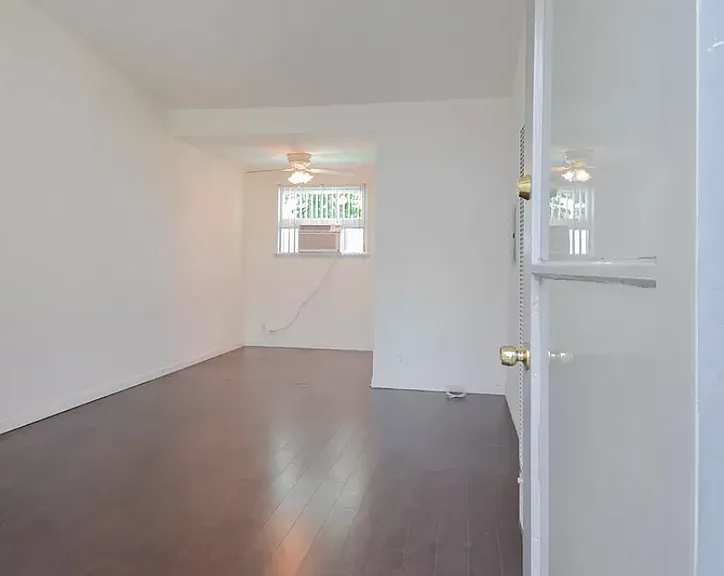 3823-3837 Los Feliz Blvd — Photo 13