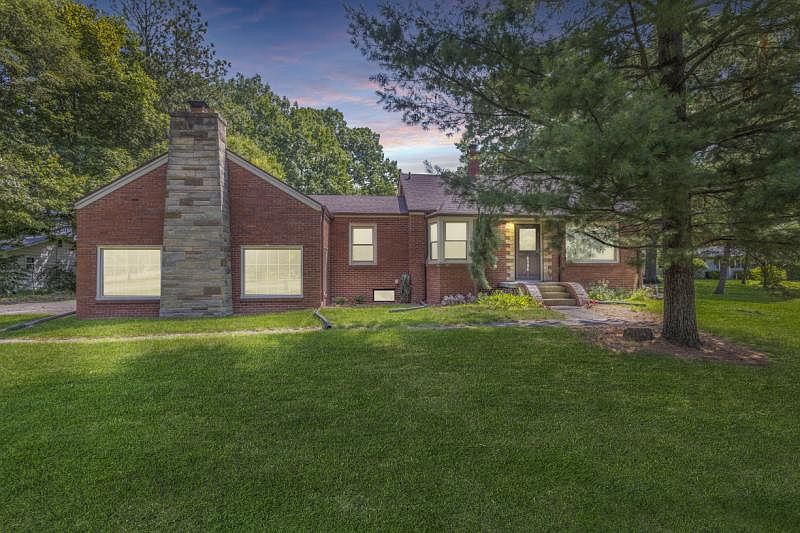 1st image of 8396 N Seymour Rd