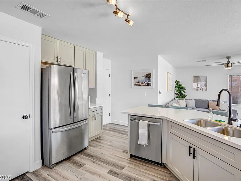 818 Holly Sprig Ct — Photo 28