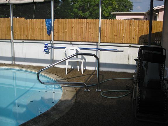 4th image of 8040 Colrain Dr
