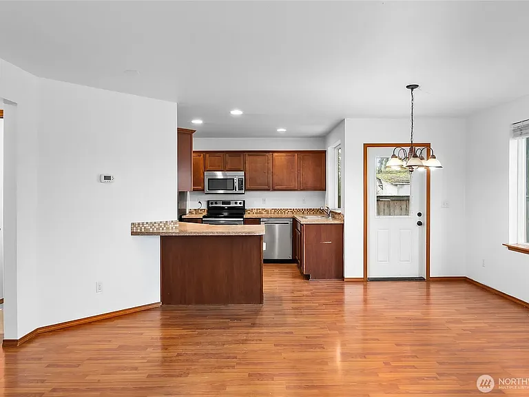 20402 11th Avenue Ct E — Photo 6