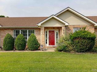 4870 Country Club Dr, High Ridge, MO 63049