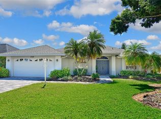 5729 Carriage Dr, Sarasota, FL 34243