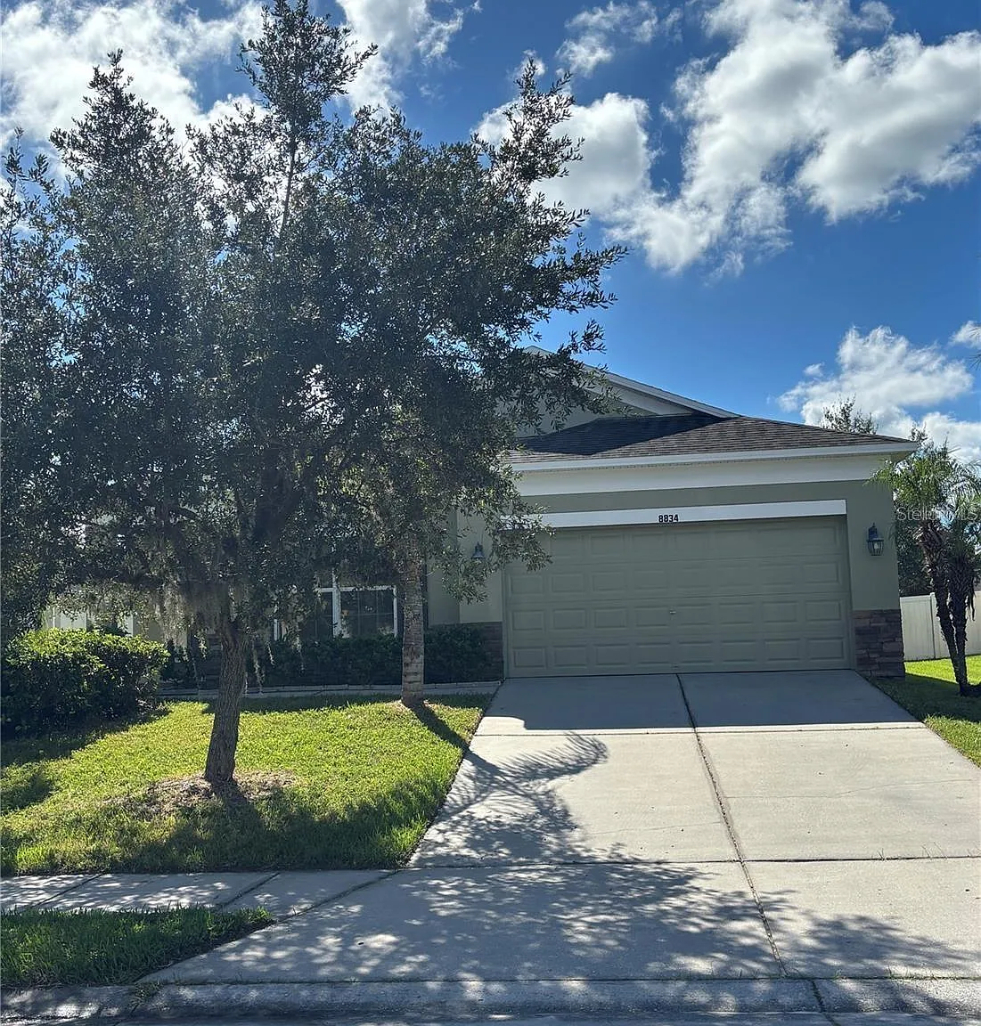 3 bed, 2112 sqft, $2,700 — Photo 1