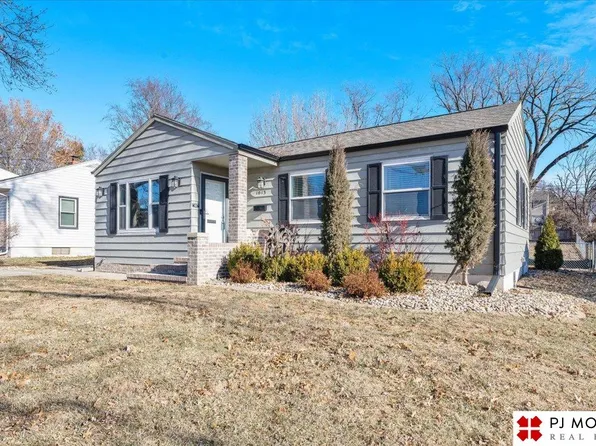 1013 N 77th St, Omaha, NE 68114