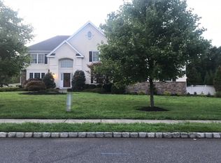 1 Foxcroft Way, Mount Laurel, NJ 08054