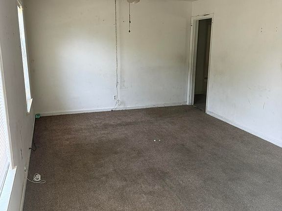3rd image of 1931 Fairway Drive