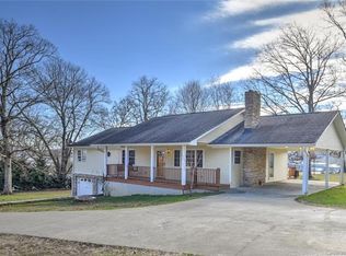 364 Banner Farm Rd, Mills River, NC 28759