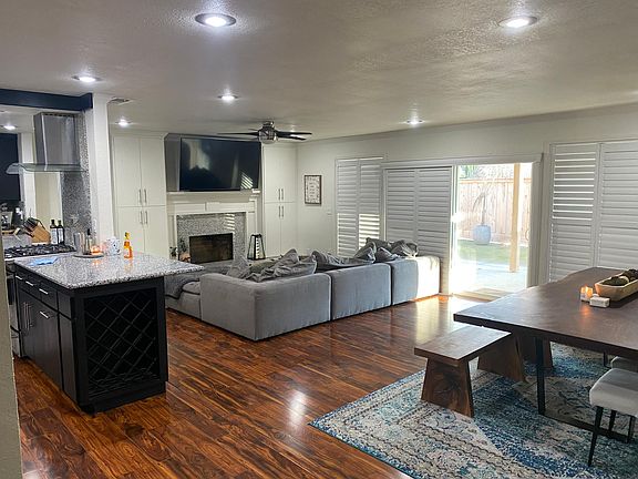 Living room furnished. (Just an example. Property will not be furnished)