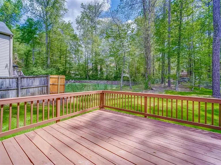 2218 Woodfern Dr — Photo 10