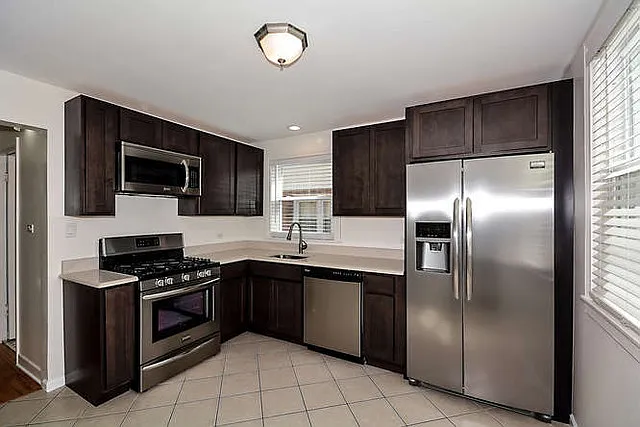3 bed, $3,000 — Photo 2