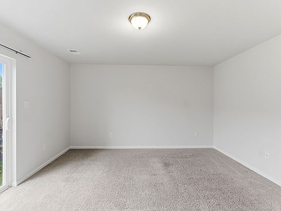 5th image of 293 Magellan Dr