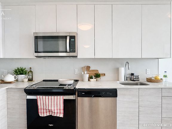 2nd image of 60 Frederick St #1012