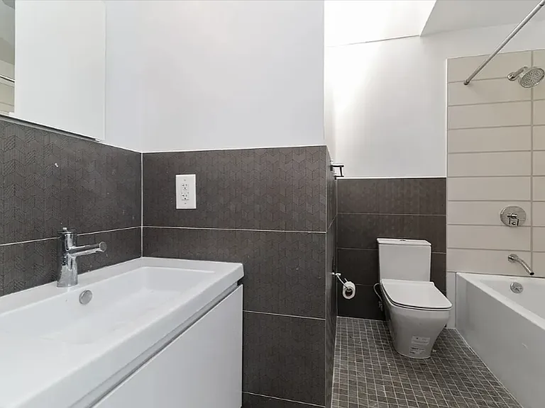278 Macon St #1 — Photo 9