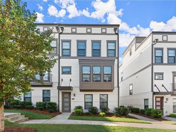 2056 Holtz Ln, Atlanta, GA 30318