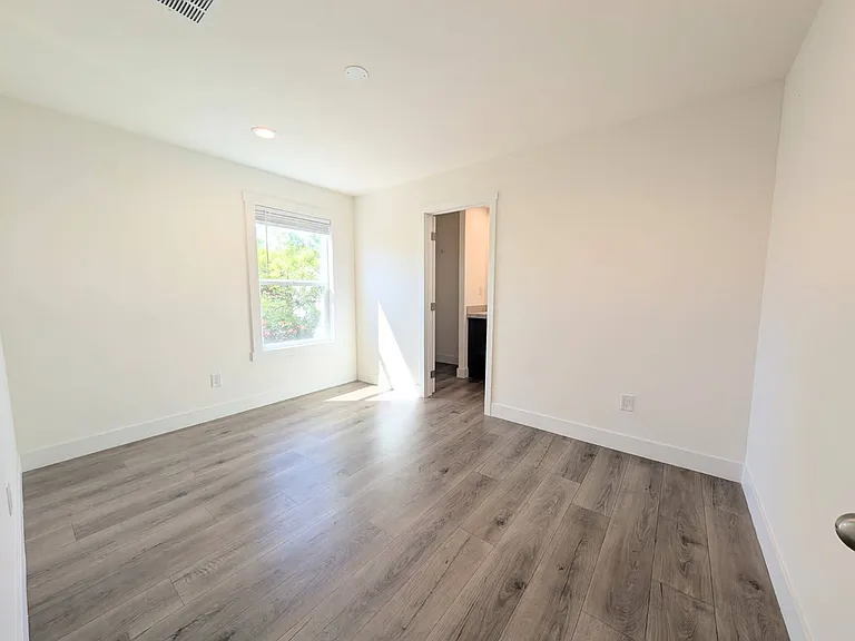 400 Sulphur Bank Dr #64 — Photo 3