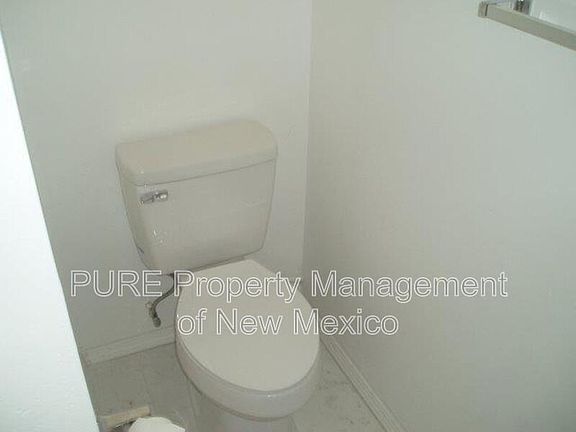 4th image of 509 Morningside Dr NE #B
