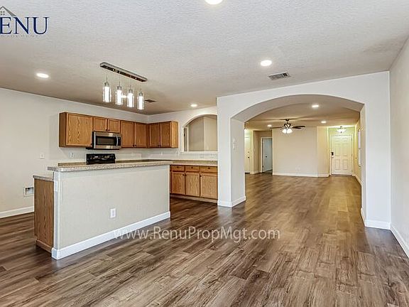 4th image of 8715 Laguna Fls