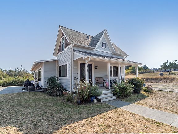 3rd image of 801 25th St