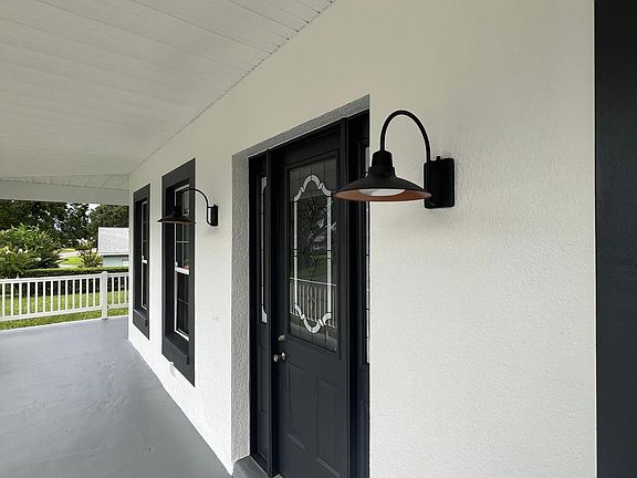 2nd image of 130 Arrowhead Ln