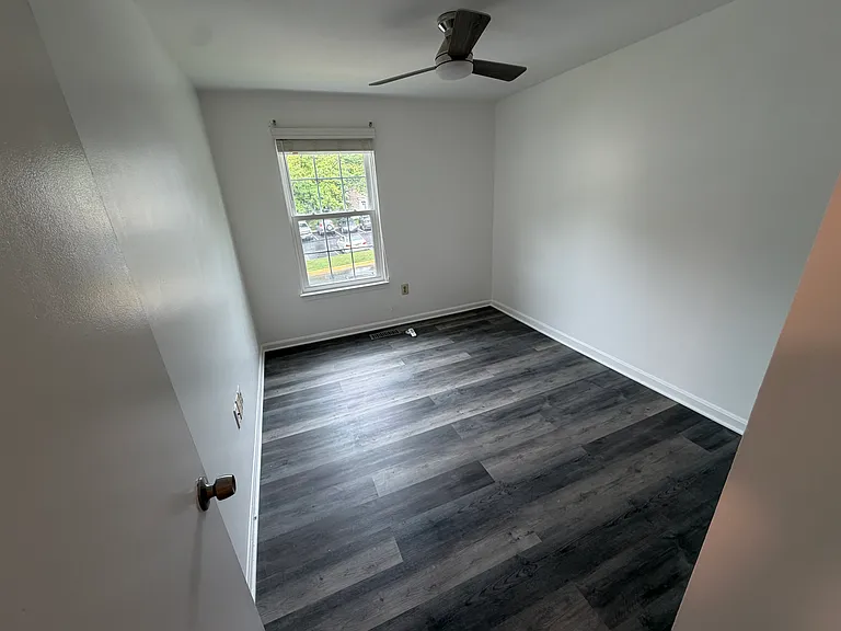 17628 Longview Ln — Photo 16