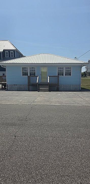 1st image of 324 N Topsail Dr