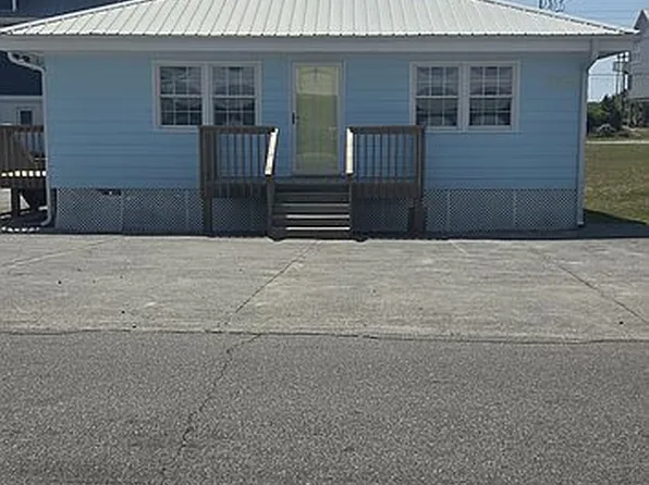 324 N Topsail Dr, Surf City, NC 28445