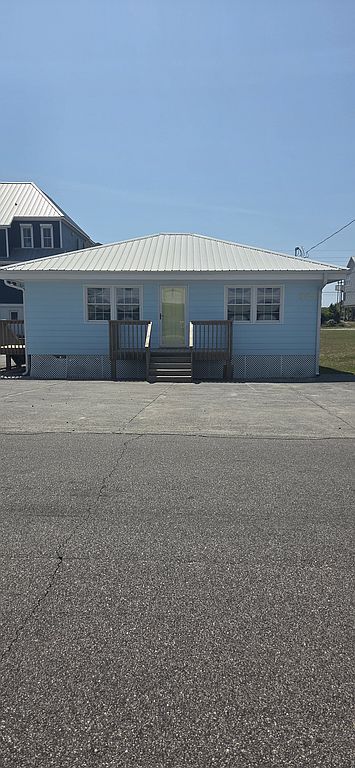 324 N Topsail Dr - Property Image