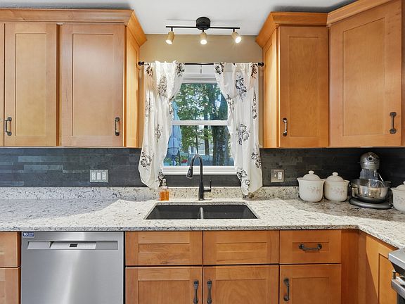5th image of 50 Naples St