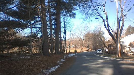 2nd image of 115 Lake Dr
