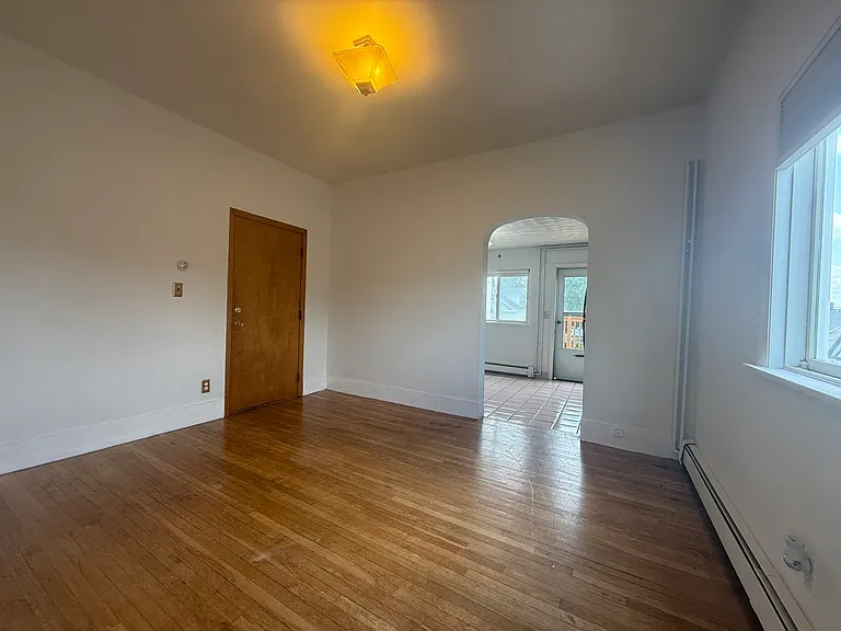 91 Webster St #2R — Photo 7