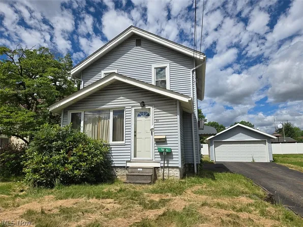 264 5th St NE, Barberton, OH 44203