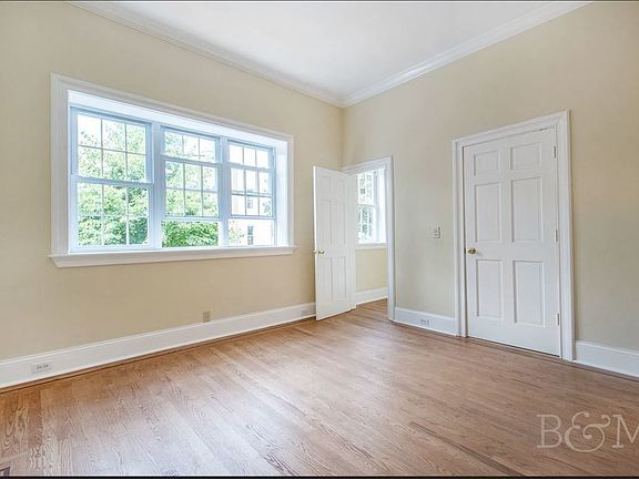 2nd image of 60 Russell St #Grdn1
