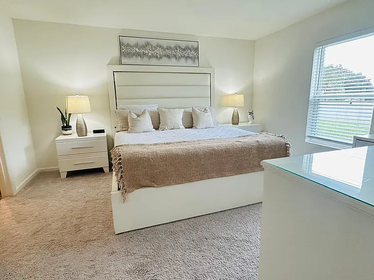 1233 Chester Ave — Photo 24