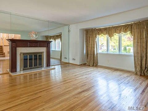 4th image of 516 Queen St