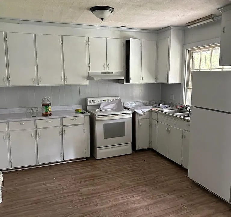 610 Henry St #2A