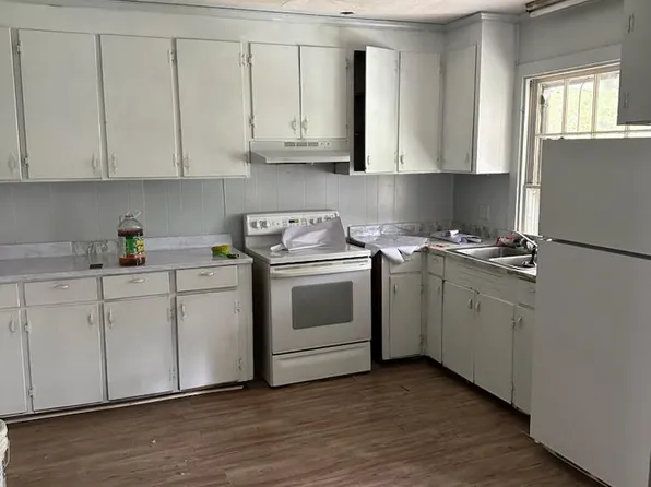 610 Henry St #2A, Eden, NC 27288