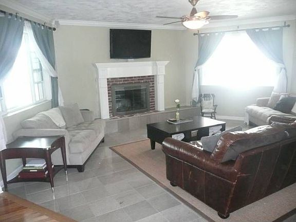 Living Room View from Ent