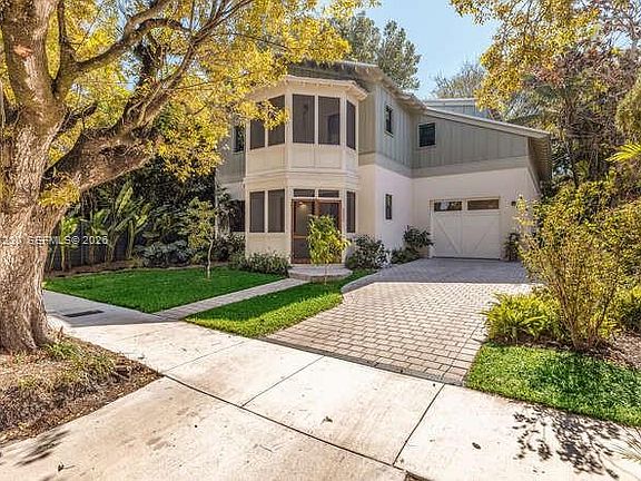 2nd image of 2330 Overbrook St