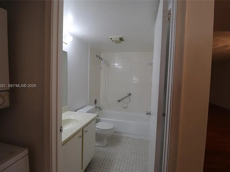 1200 SW 124th Ter #201O — Photo 22