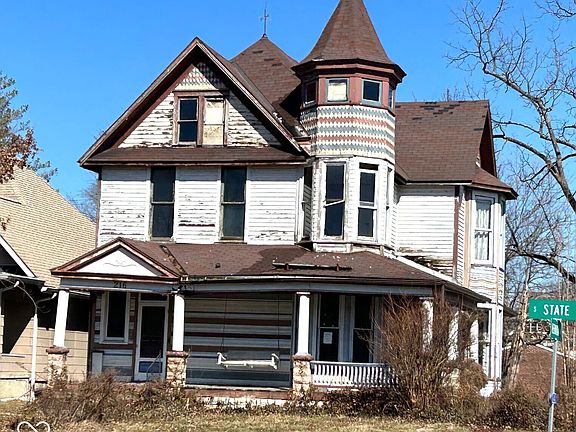 2nd image of 216 S State St