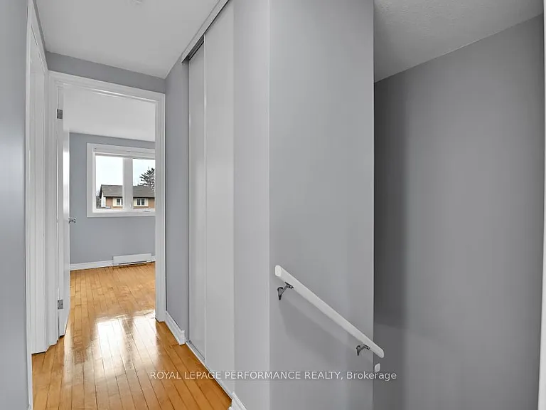 1286 Cedarcroft Cres — Photo 15