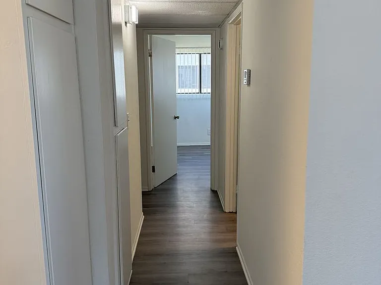14543 Burbank Blvd — Photo 36